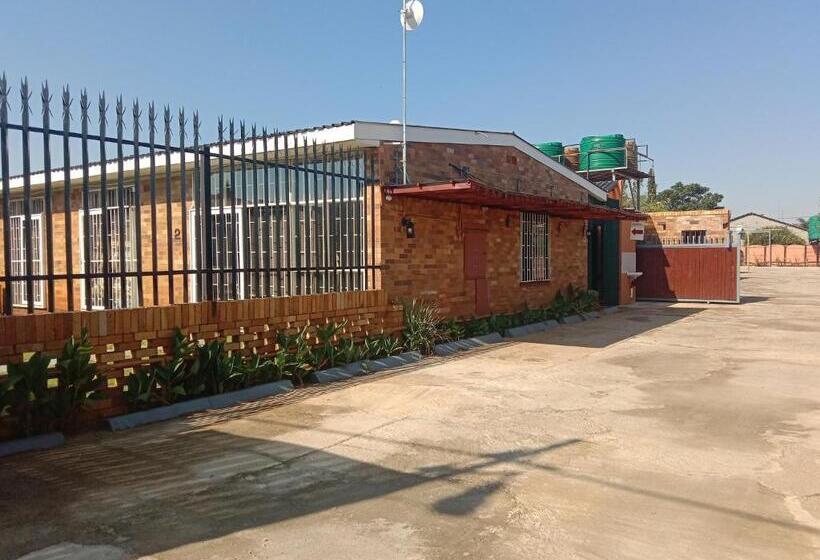 디럭스 룸, Evergreen Guest House Westonaria Town
