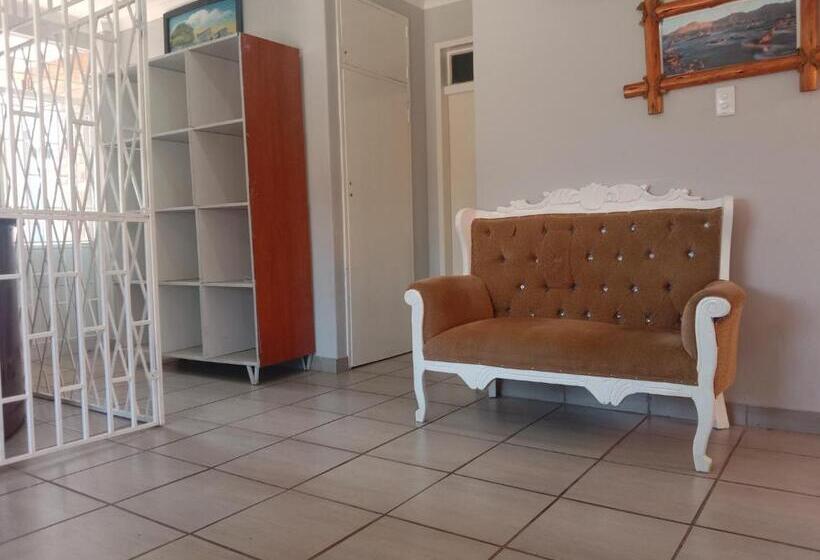 디럭스 룸, Evergreen Guest House Westonaria Town