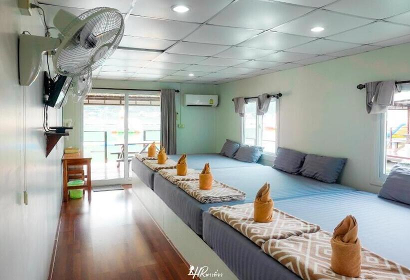 Семейный Номер, เดอะวอเตอร์ปาร์ครีสอร์ท  The Water Park Resort