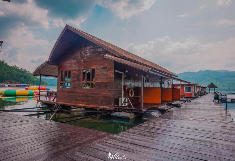 Номер Стандарт Вид на Озеро, เดอะวอเตอร์ปาร์ครีสอร์ท  The Water Park Resort