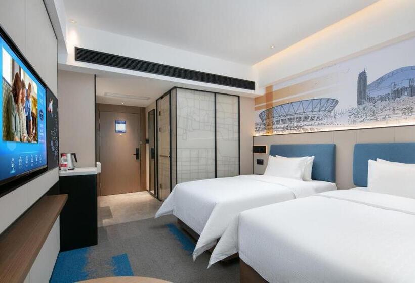 Номер Комфорт, Hampton By Hilton Foshan Dali