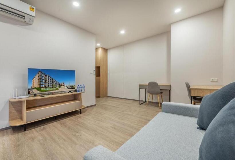 Трехместный Номер Deluxe, Salaya One Hotel & Service Apartment