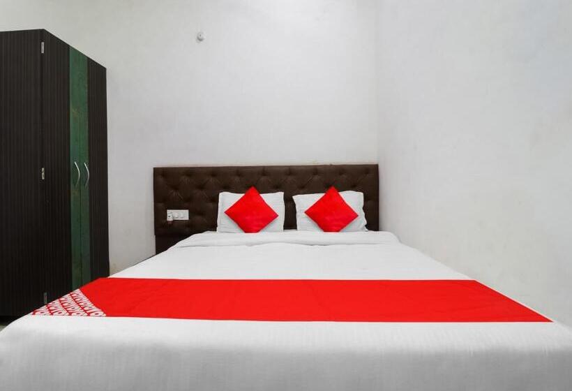 Трехместный Номер Классика, Oyo Flagship Hotel Green Apple