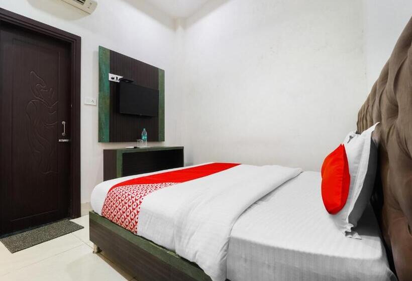 Трехместный Номер Классика, Oyo Flagship Hotel Green Apple