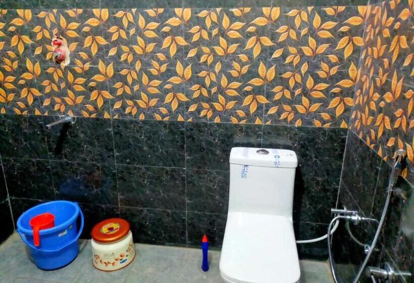 Трехместный Номер Классика, Spot On 810140  Deep Palace Bawal Road Rewari