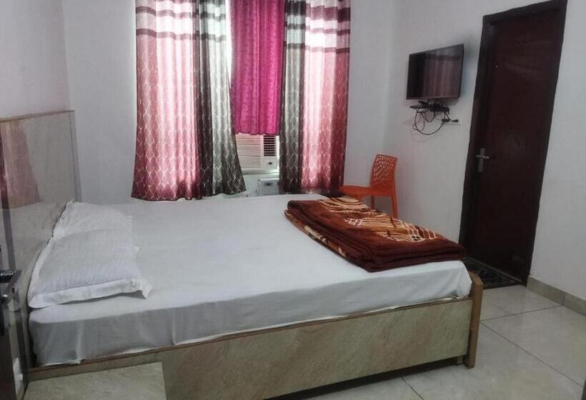 Трехместный Номер Классика, Spot On 810140  Deep Palace Bawal Road Rewari