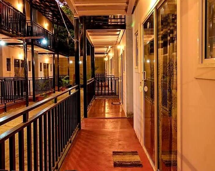 Номер Deluxe с Балконом, The Riverside