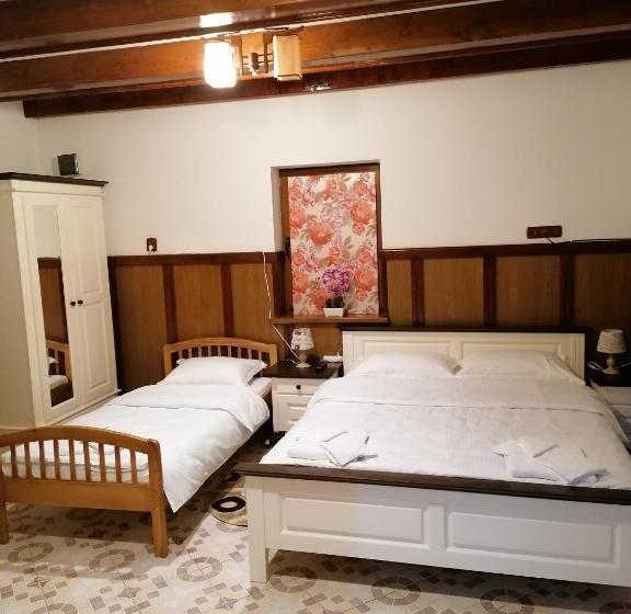 Superior Room, Casa Poenaru