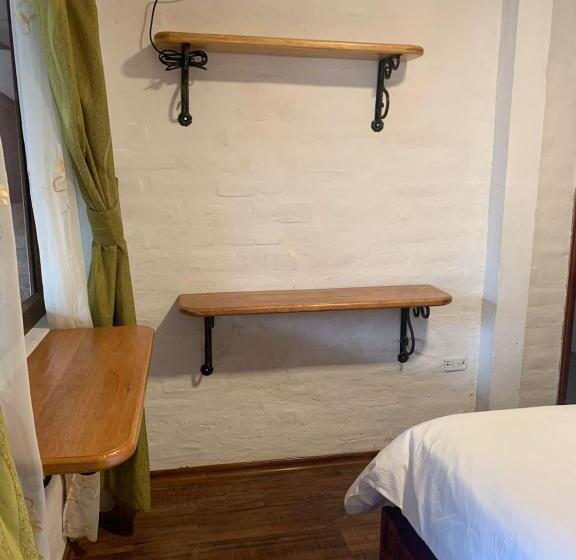 패밀리 룸, Mercedes Restaurant B&b