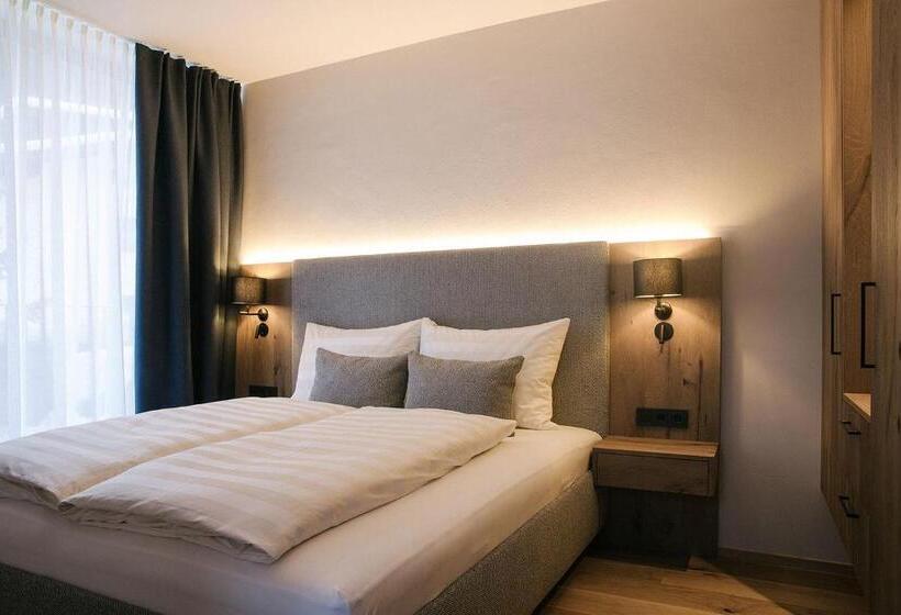 Апартаменты 1 Спальня, Omaela Apartments