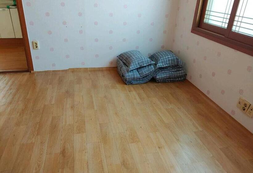 اتاق خانوادگی, Gimhae Guest House