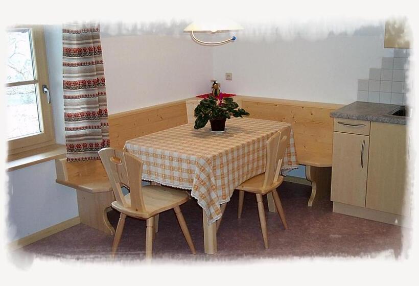 带2个卧室的公寓, Oberschlichterhof