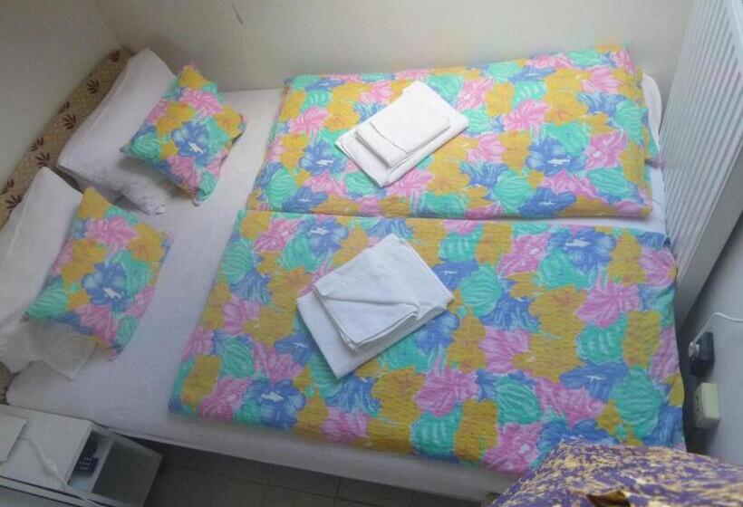اتاق استاندارد با سرویس بهداشتی مشترک, Oleander B&b