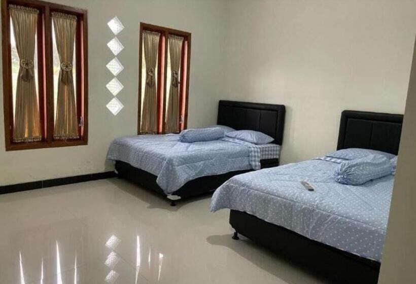 Номер Стандарт Трехместный, Bromo Seruni Astungkara Homestay