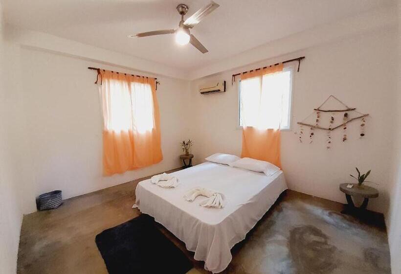 Standard Room Shared Bathroom, Hibiscus Garden