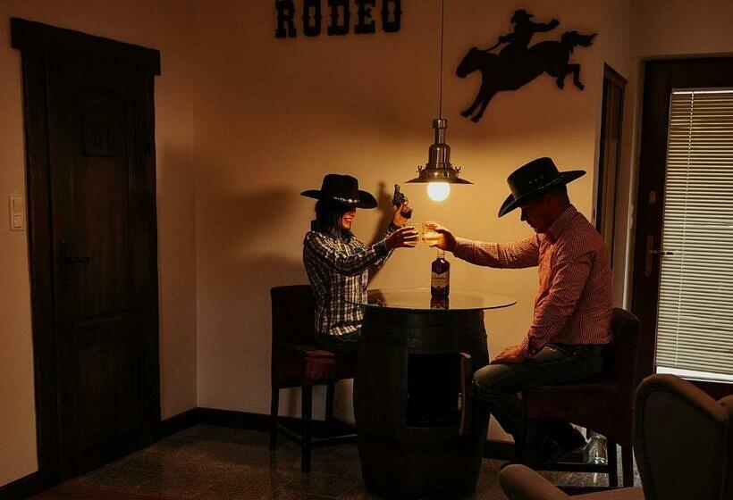 شقة غرفة واحدة, Rancho Zapotoczny