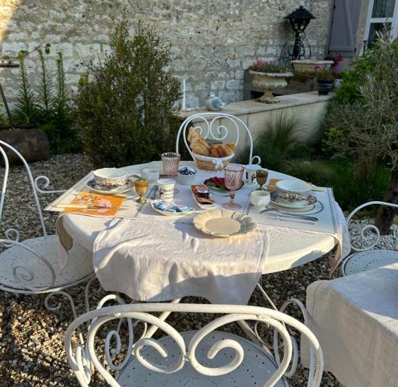 Студия Стандарт, Le Relais Du Bord De Seine