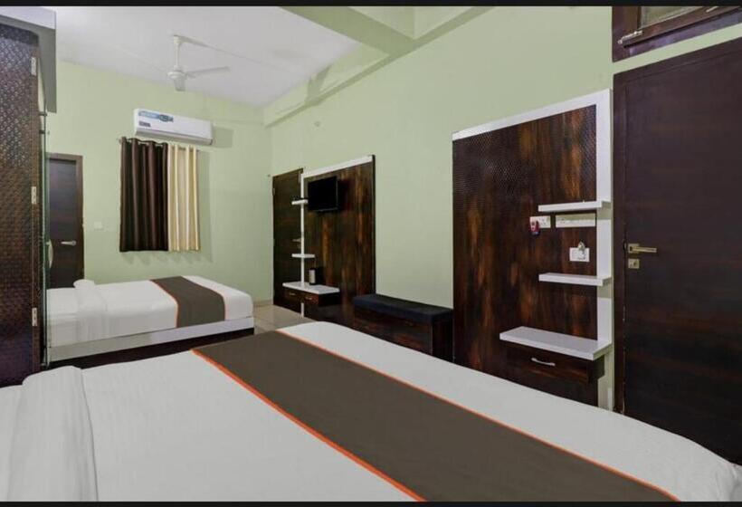 스탠다드 룸 킹사이즈 침대, Shree Guest House