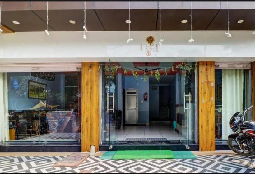 스탠다드 룸 킹사이즈 침대, Shree Guest House