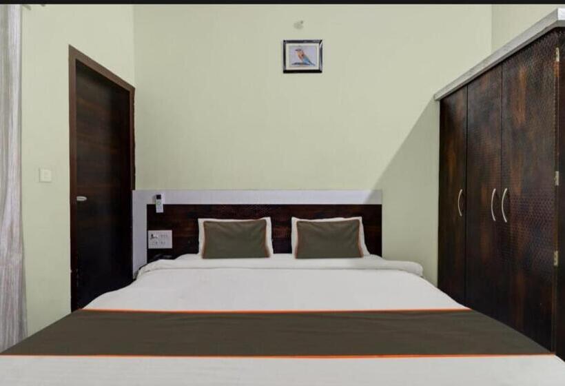 디럭스 룸, Shree Guest House
