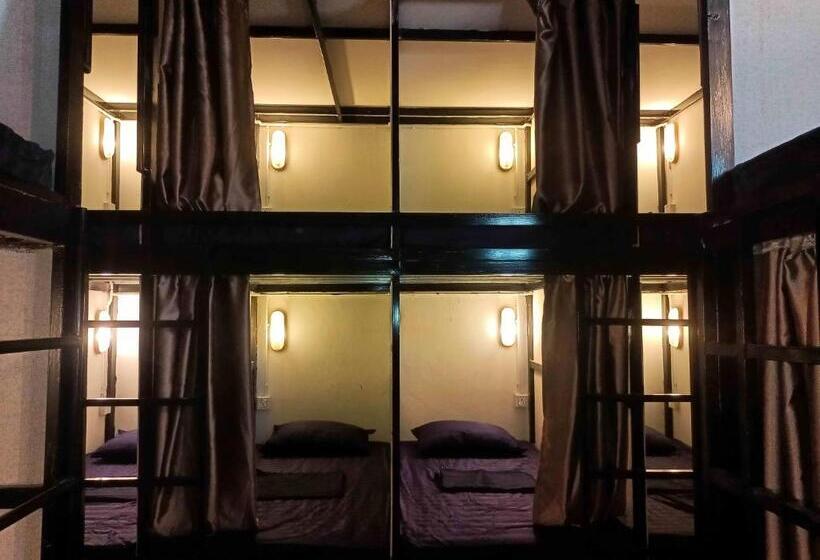 Номер Стандарт Вид на Сад, Blue Zone Hostel