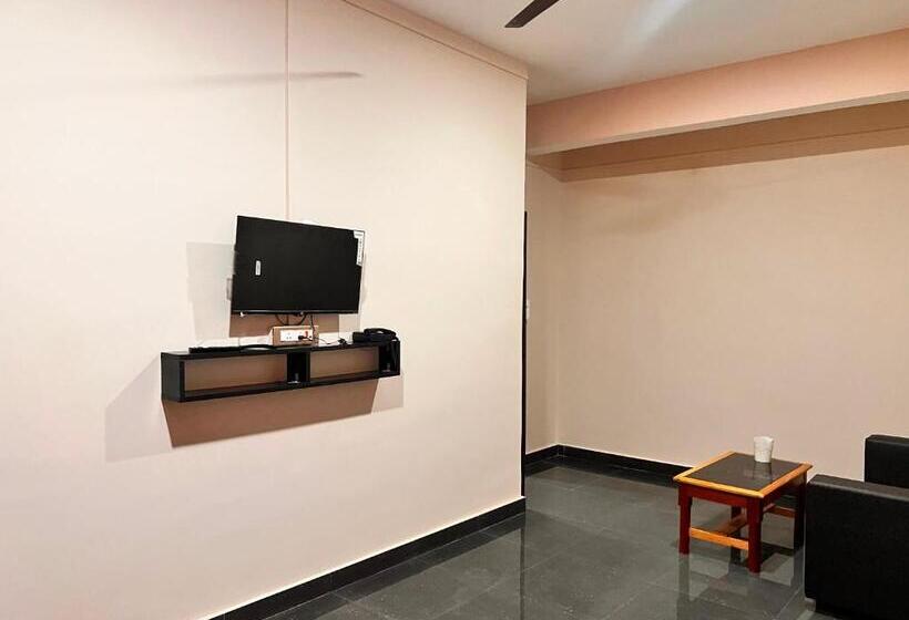 三人经典房间, Oyo Decent Inn