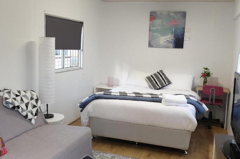 Номер Deluxe с Балконом, Zen Escape Guest House  Hidden Little Gem, Funky Corner, Boutique Granny Flat