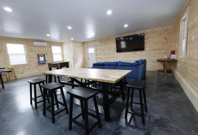 Номер Стандарт, Matterhorns Hunter Lodge