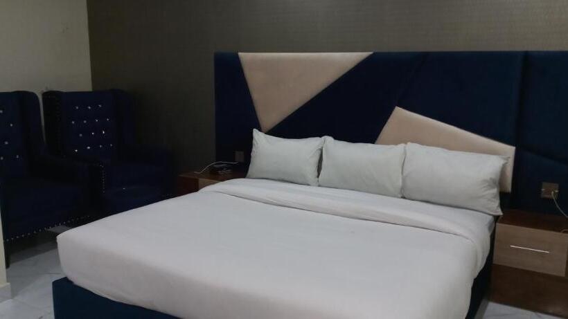 اتاق لوکس, Executive Residency