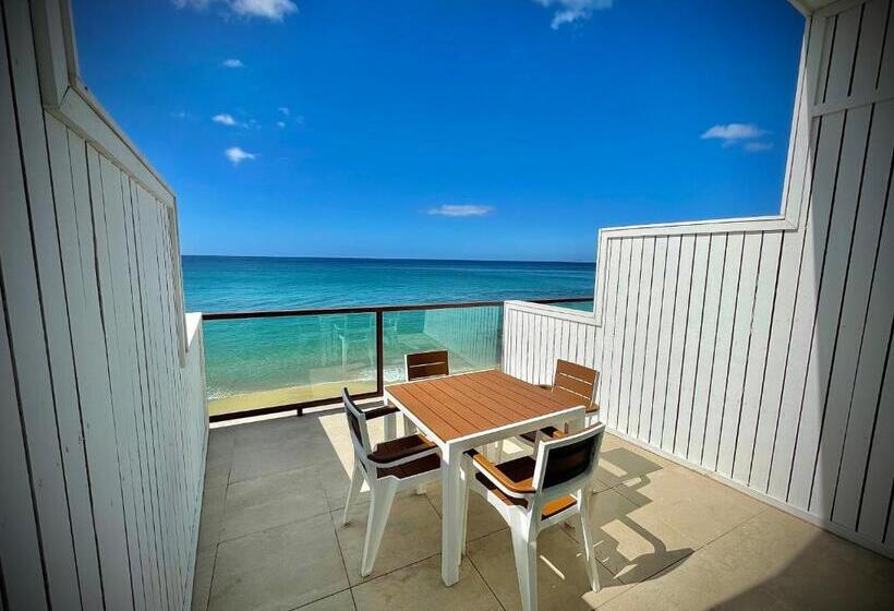 اتاق پریمیوم چهارنفره, 1 Corcega Beachfront Suites
