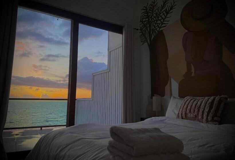 اتاق استاندارد با بالکن, 1 Corcega Beachfront Suites