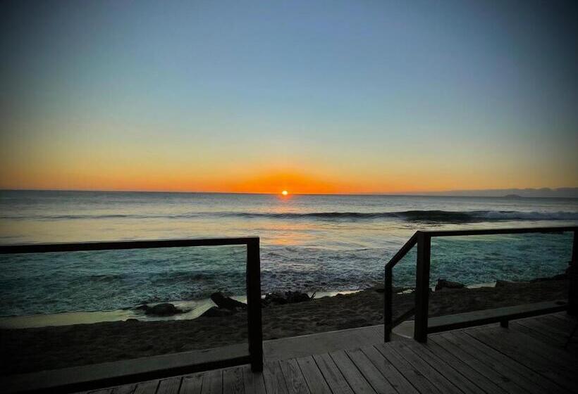 اتاق خانوادگی, 1 Corcega Beachfront Suites