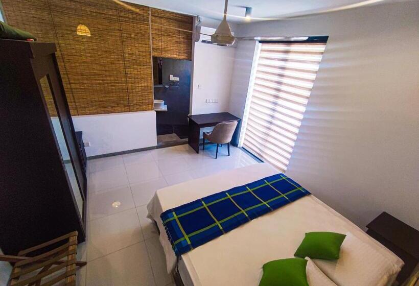 Номер Deluxe, The Yacht Villa Near Colombo International Airport
