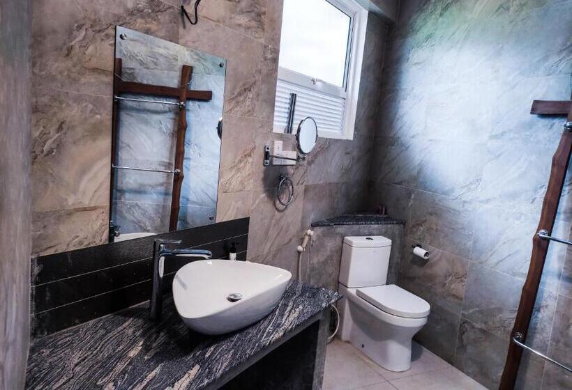 Номер Deluxe с Балконом, The Yacht Villa Near Colombo International Airport