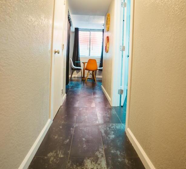 Номер Deluxe, Windsor Retreat Private Basement Suite