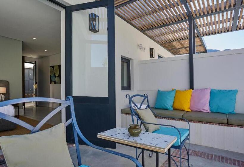 غرفة سوبيريور سرير كينج, Chapter House Boutique Hotel By The Living Journey Collection