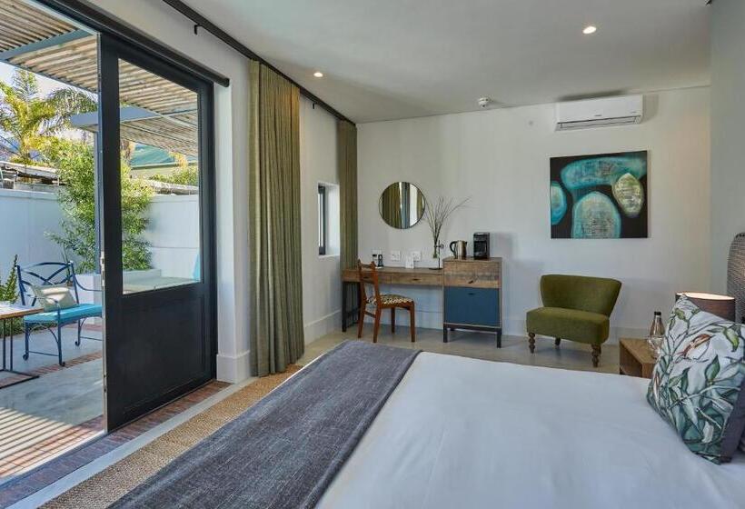 غرفة سوبيريور سرير كينج, Chapter House Boutique Hotel By The Living Journey Collection