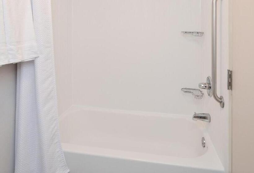 Люкс Кровать Кинг, Courtyard By Marriott Columbus Grove City