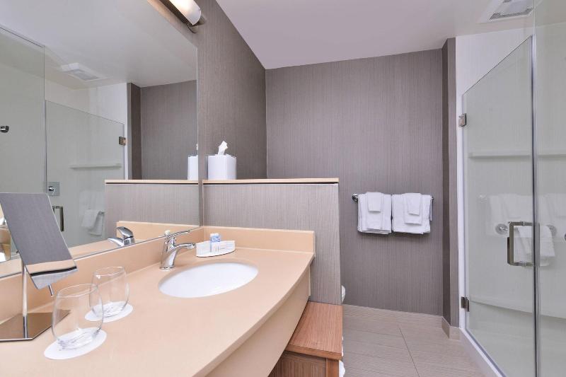 Номер Стандарт, Courtyard By Marriott Columbus Grove City