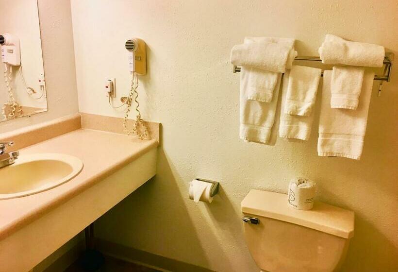 Трехместный Номер Deluxe, North Country American Inn