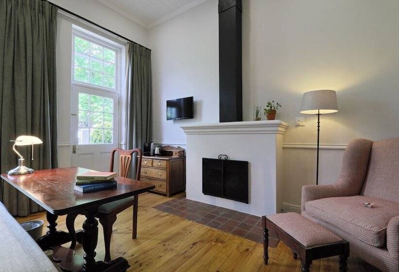 جناح سوبيريور, Chapter House Boutique Hotel By The Living Journey Collection