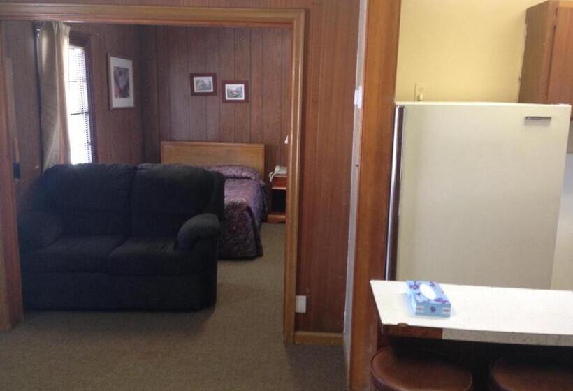 Studio Standard, Jamestown Motel
