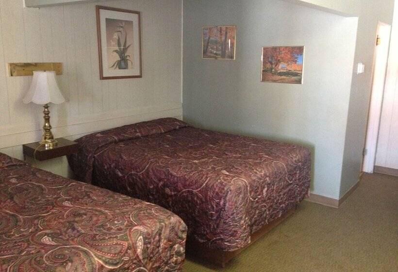 Chambre Standard 2 Lits Doubles, Jamestown Motel