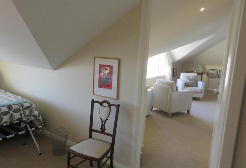 Family Suite, Khandallah Harbour View Bnb