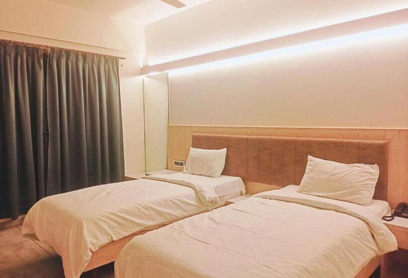 豪华房间, Treebo Sai Rekha Inn