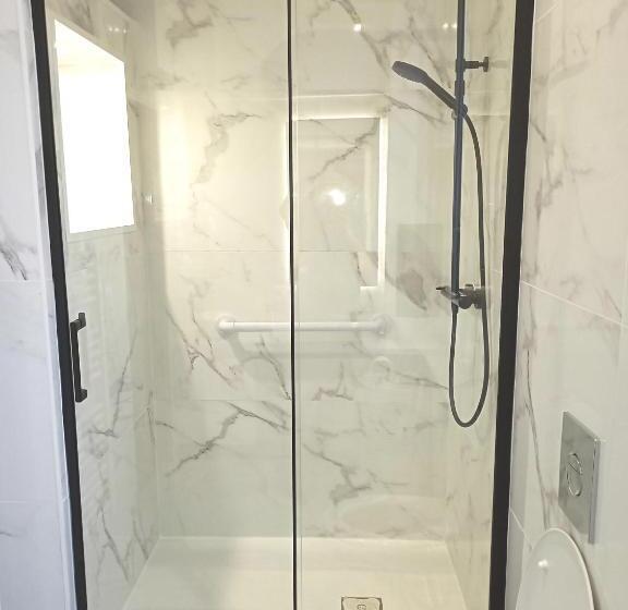 Апартаменты 1 Спальня с Балконом, L Appart Hôtel 23ème Avenue   Spa Privatif   Love Room   Appartements à Thèmes