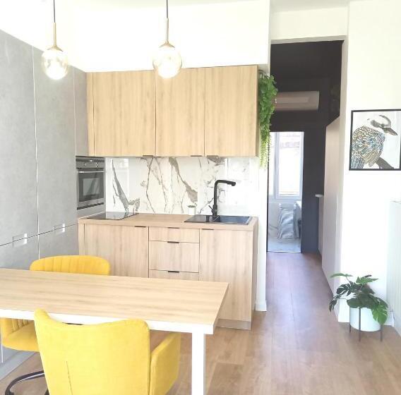 Апартаменты 1 Спальня с Балконом, L Appart Hôtel 23ème Avenue   Spa Privatif   Love Room   Appartements à Thèmes