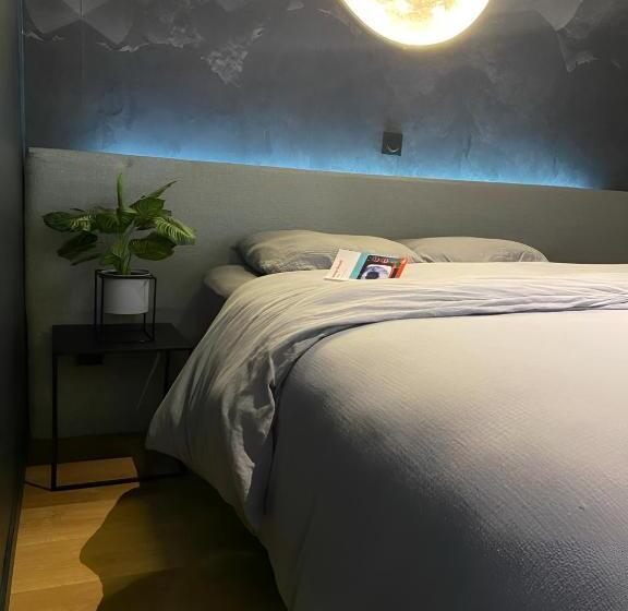 Апартаменты 1 Спальня с Балконом, L Appart Hôtel 23ème Avenue   Spa Privatif   Love Room   Appartements à Thèmes