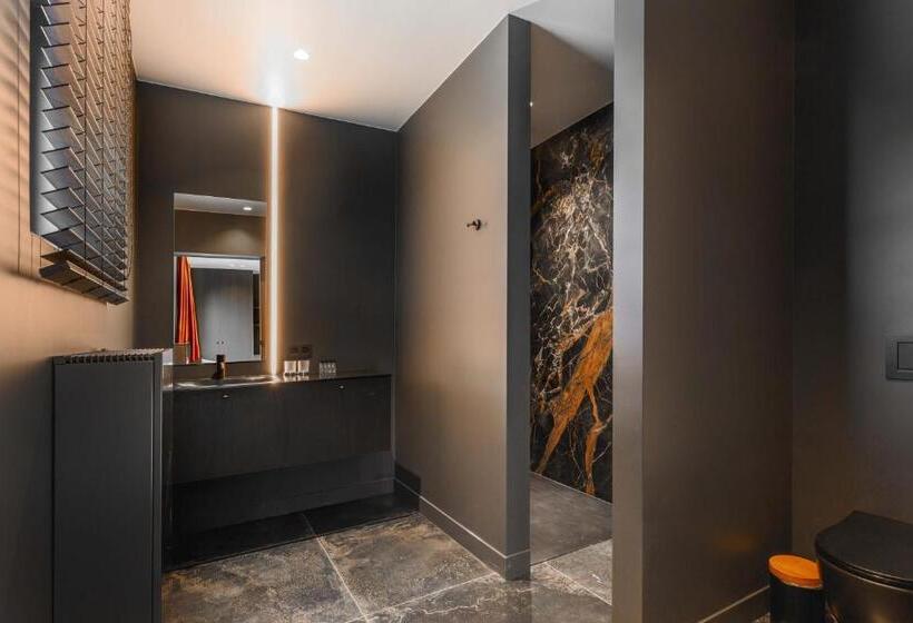 اتاق لوکس با تخت بزرگ, B&b Logie Jolie