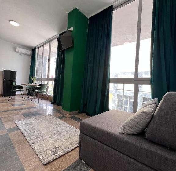اتاق لوکس سه تخته, Cactus Apartments